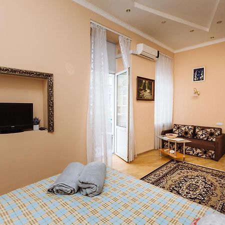 Apartments On Teatralna 26 Lviv Dış mekan fotoğraf