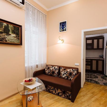 Apartments On Teatralna 26 Lviv Dış mekan fotoğraf