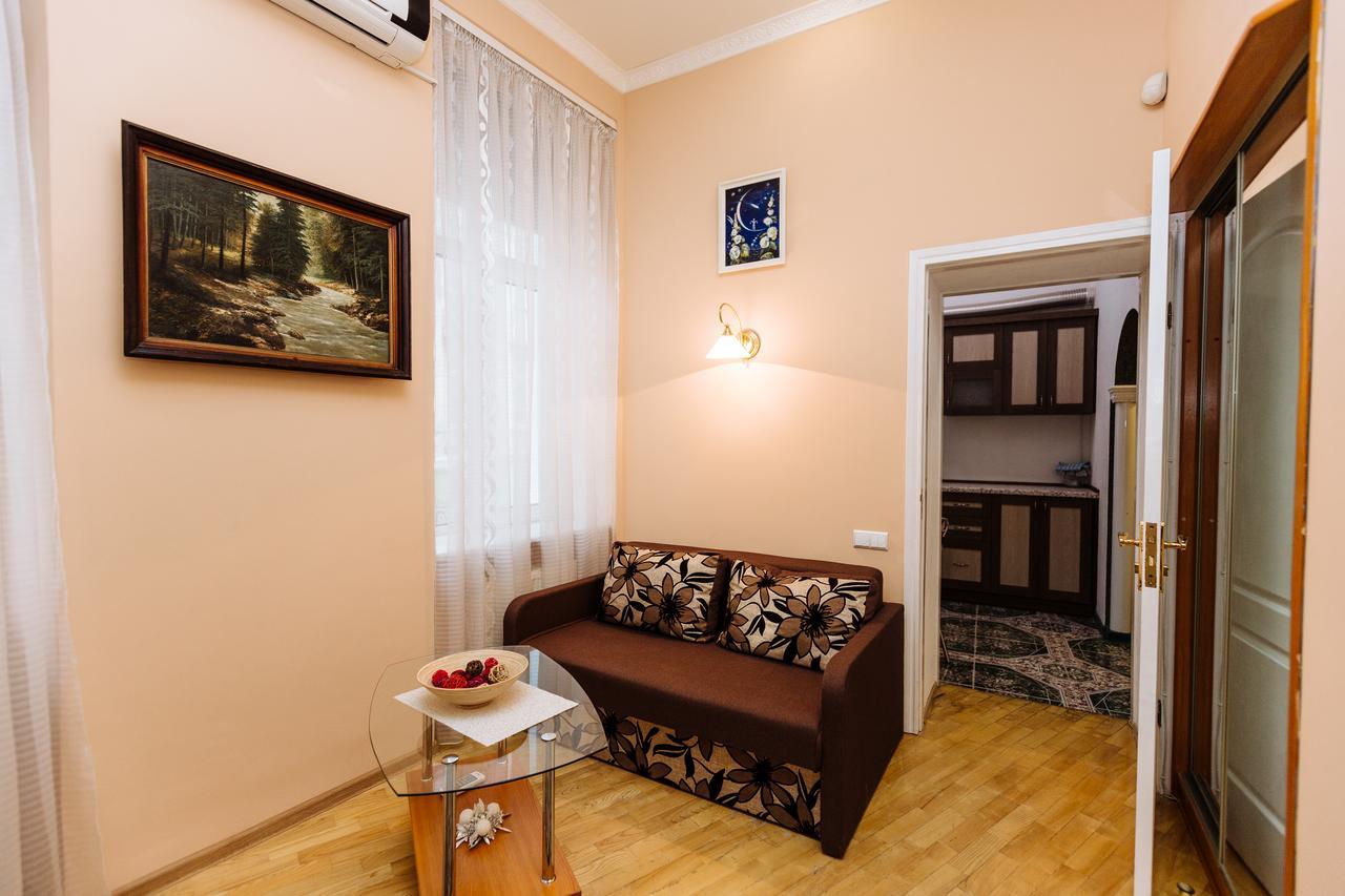 Apartments On Teatralna 26 Lviv Dış mekan fotoğraf